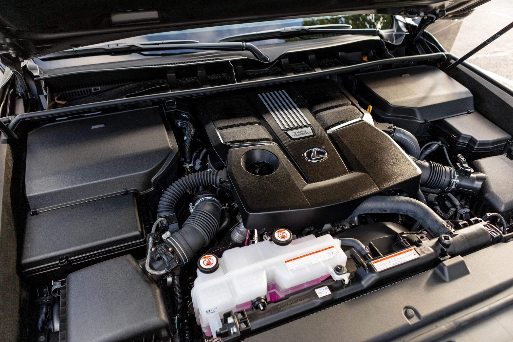 25-6 S Frontage Rd لكزس LX للبيع