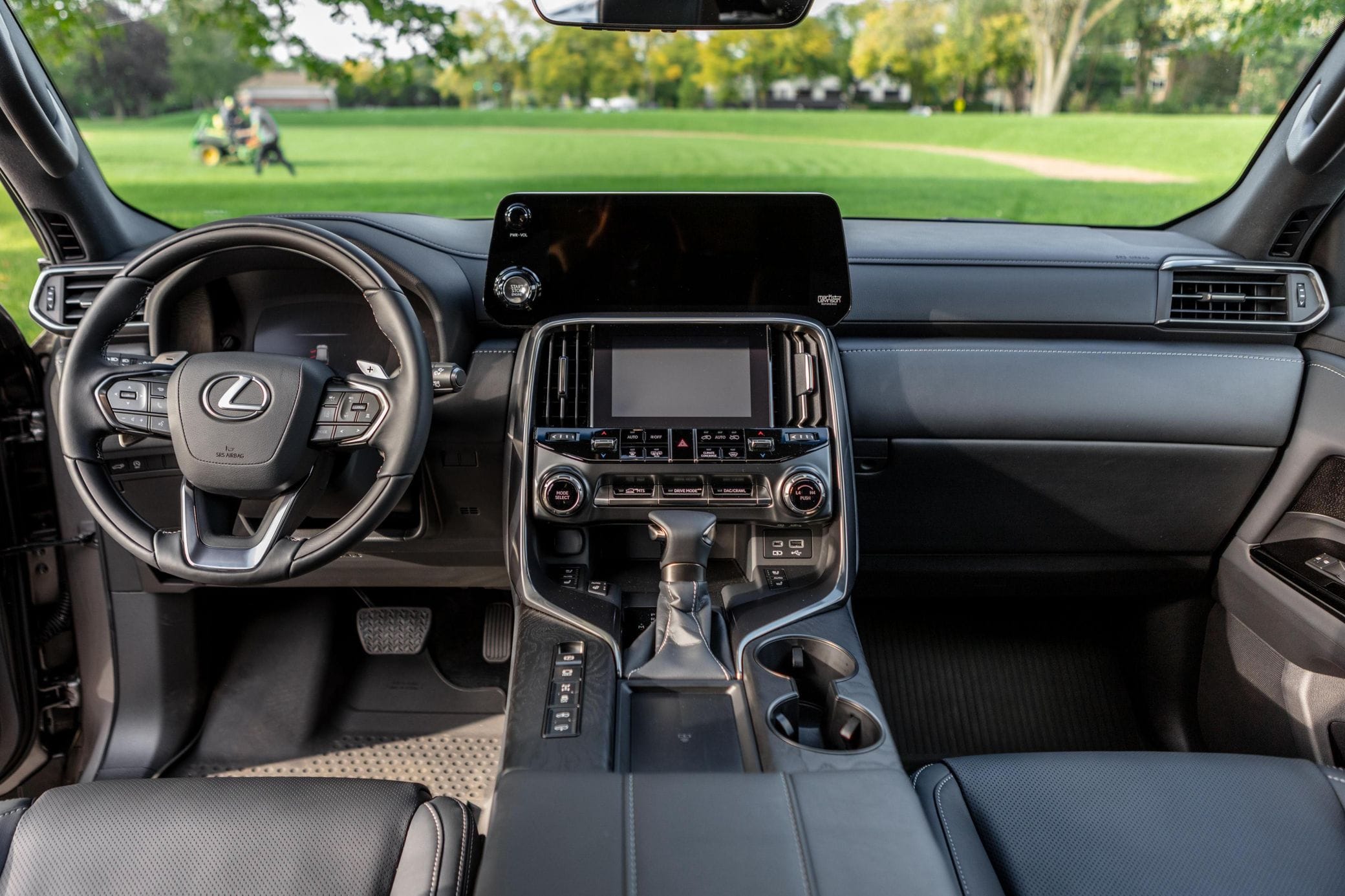 25-6 S Frontage Rd لكزس LX للبيع